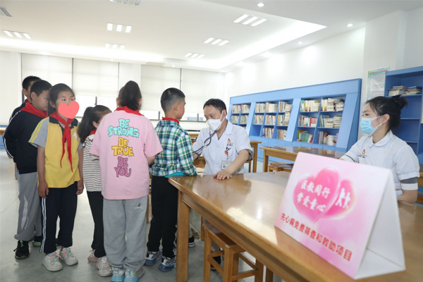“医教同行 常爱童心”公益项目筛查后,首批9名常州学生在我院完成手术