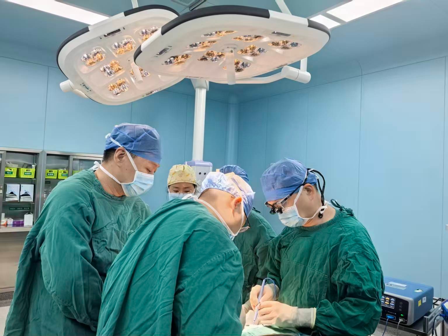 25cm巨瘤！少女腹腔 &ldquo;炸弹&rdquo; 被微创拆除，卵巢保住了